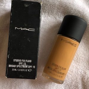 MAC studio fix fluid spf 15 shade NC 42